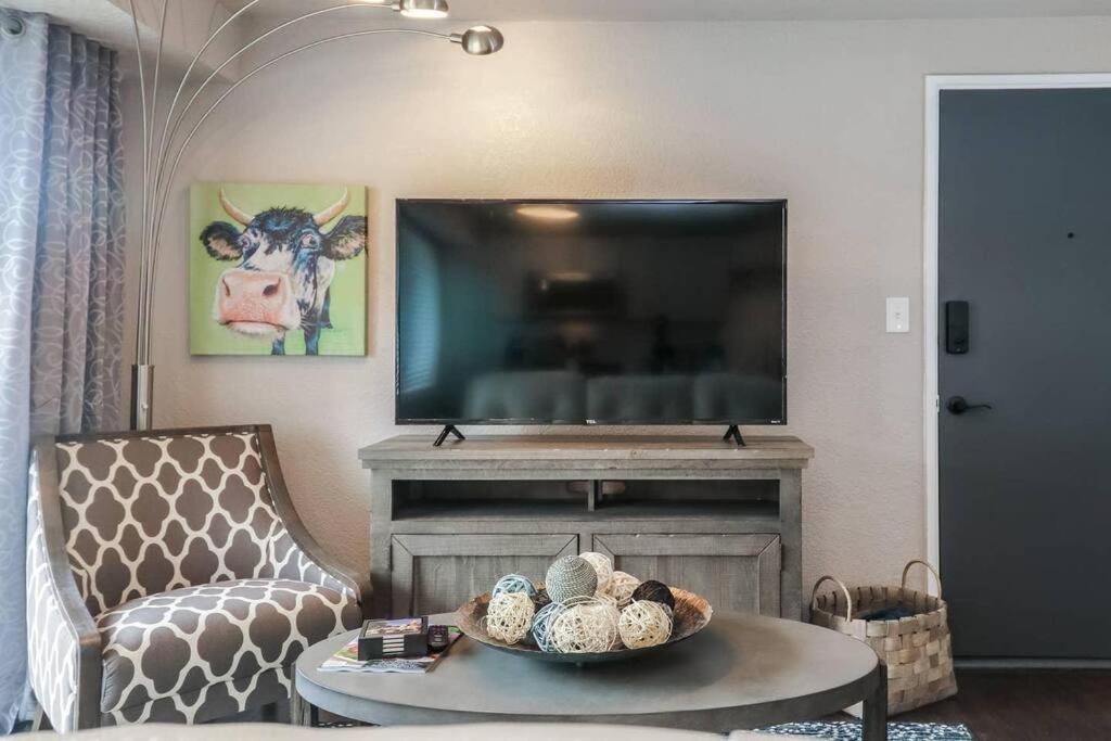 Holly First Floor 2 King Beds Villa Kansas City Kültér fotó