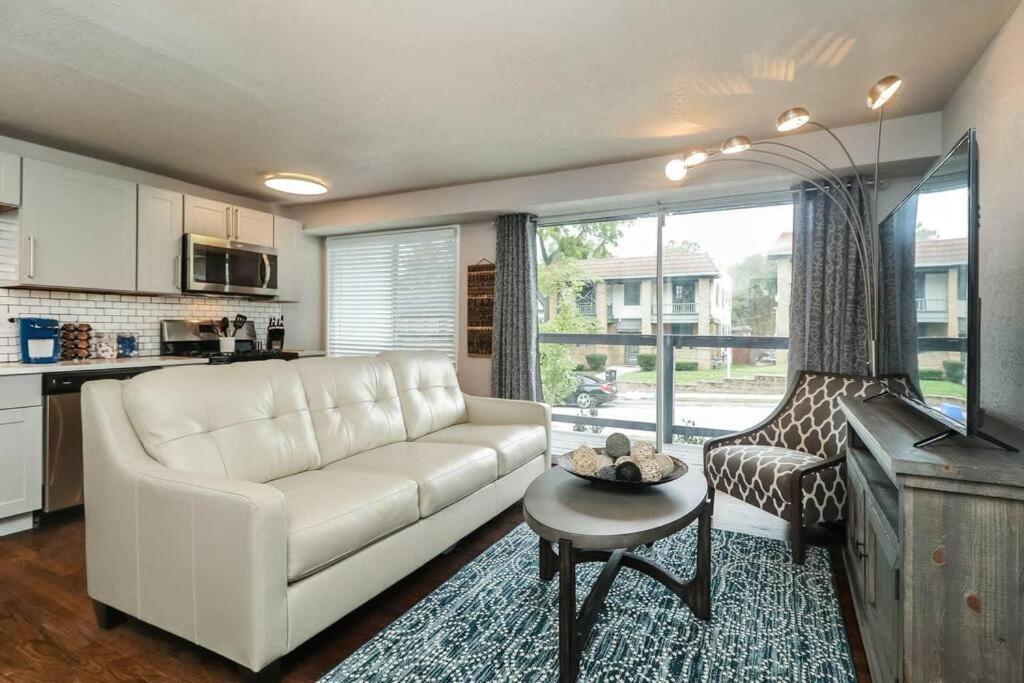 Holly First Floor 2 King Beds Villa Kansas City Kültér fotó