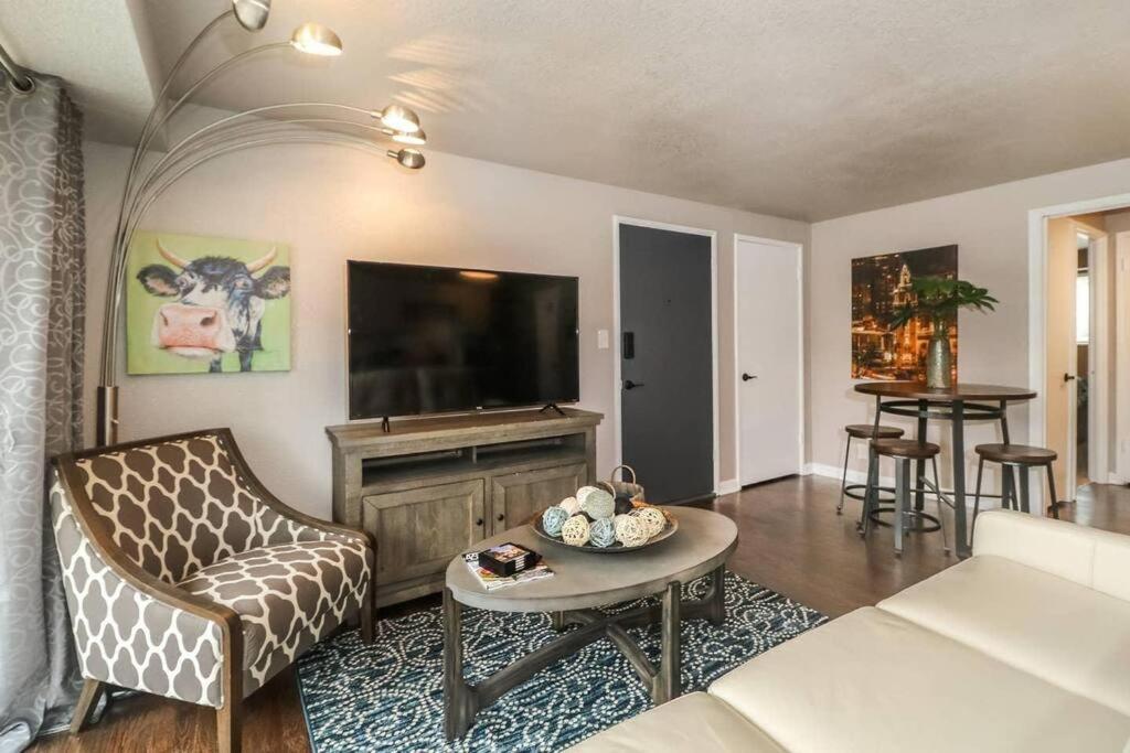 Holly First Floor 2 King Beds Villa Kansas City Kültér fotó
